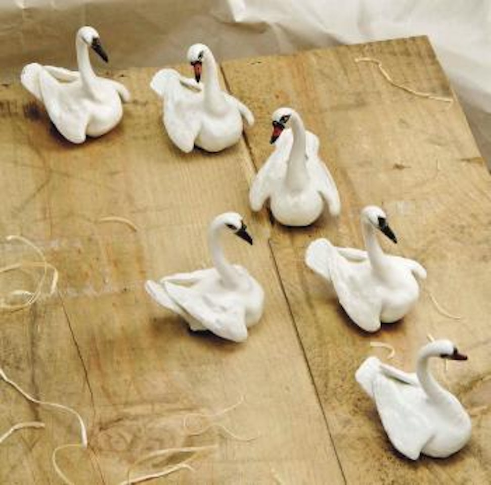 Six models of swans by Johann Joachim Kändler