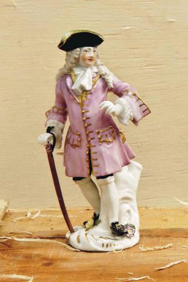Figure of the squire of Alsatia from the 'Cries of London series' by Johann Joachim Kändler