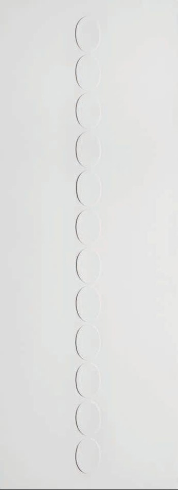 12 ovali bianchi by Turi Simeti