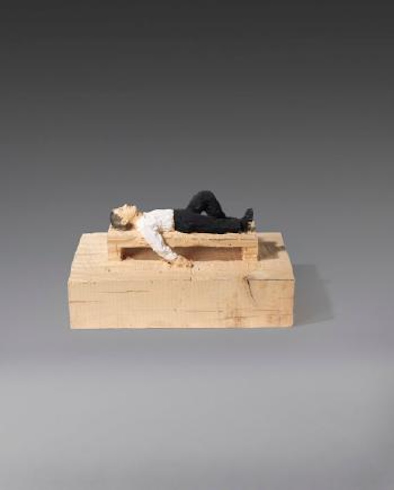 Auf dem Rückem liegender Mann by Stephan Balkenhol