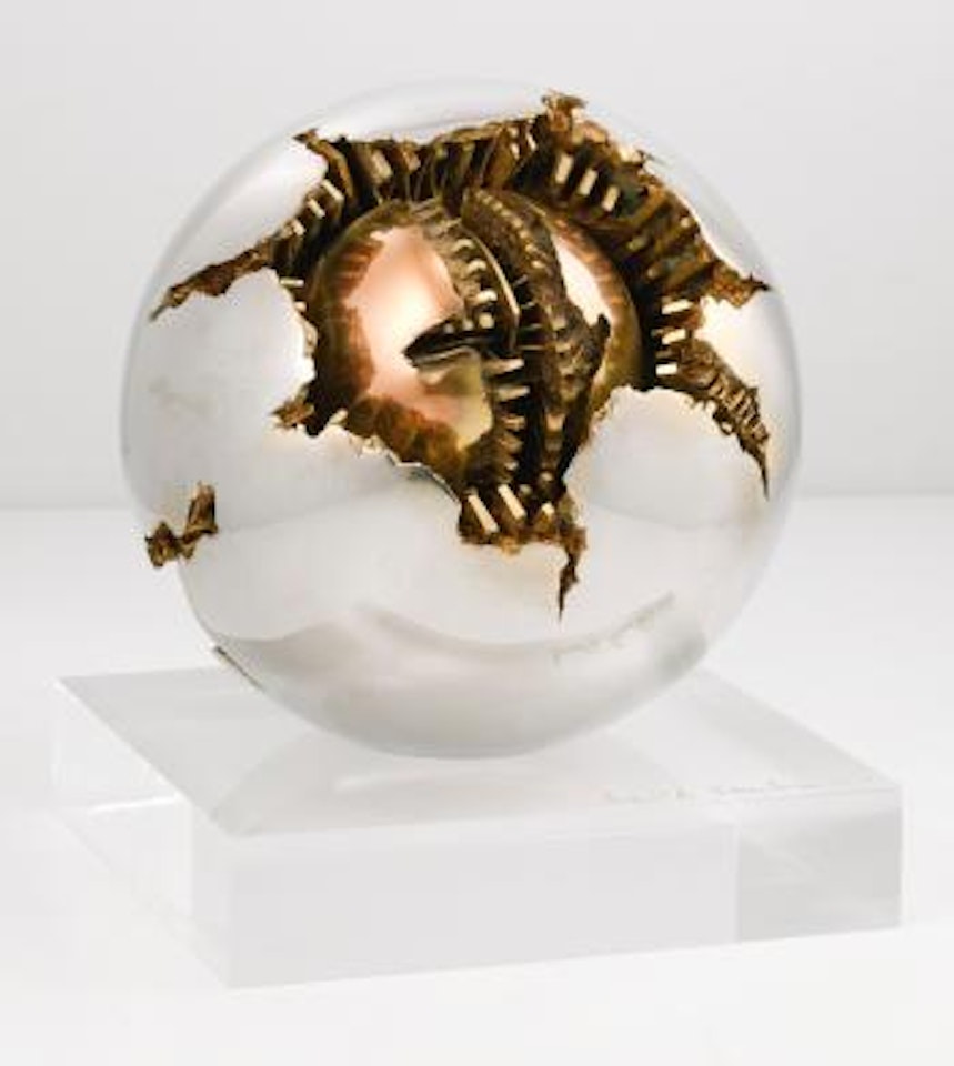 Sfera con sfera by Arnaldo Pomodoro