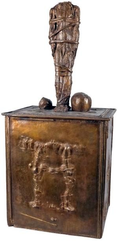 Trophée III by Igor Mitoraj