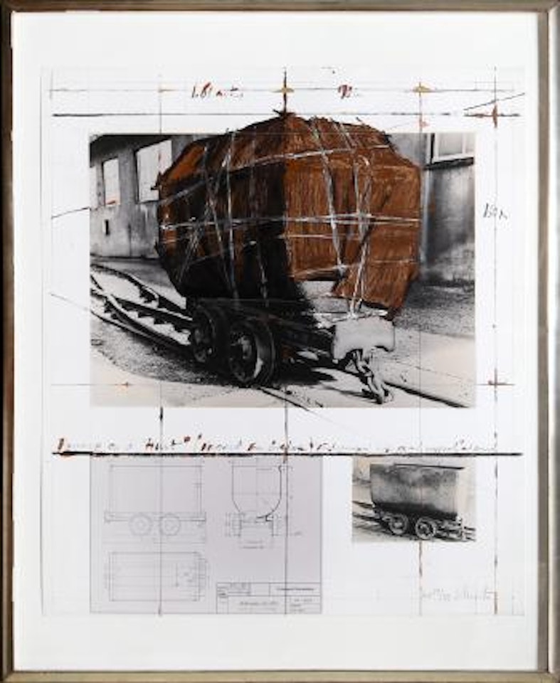 Package on a hunt by Christo