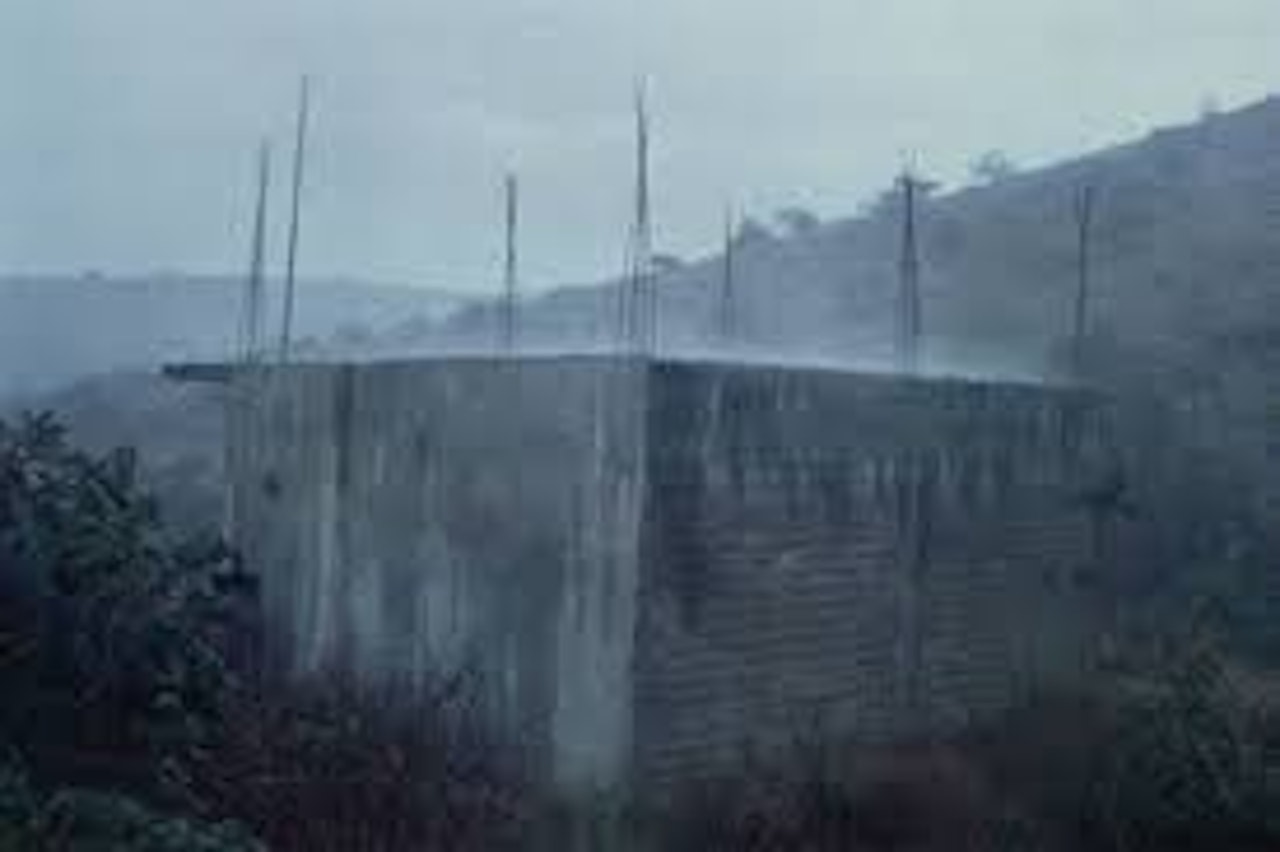 Casa con lluvia (House and rain) by Gabriel Orozco