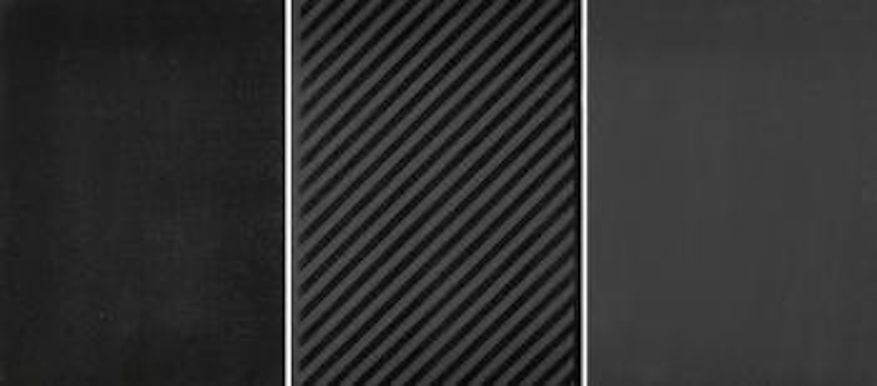 Triptychon in Schwarz by Jorrit Tornquist