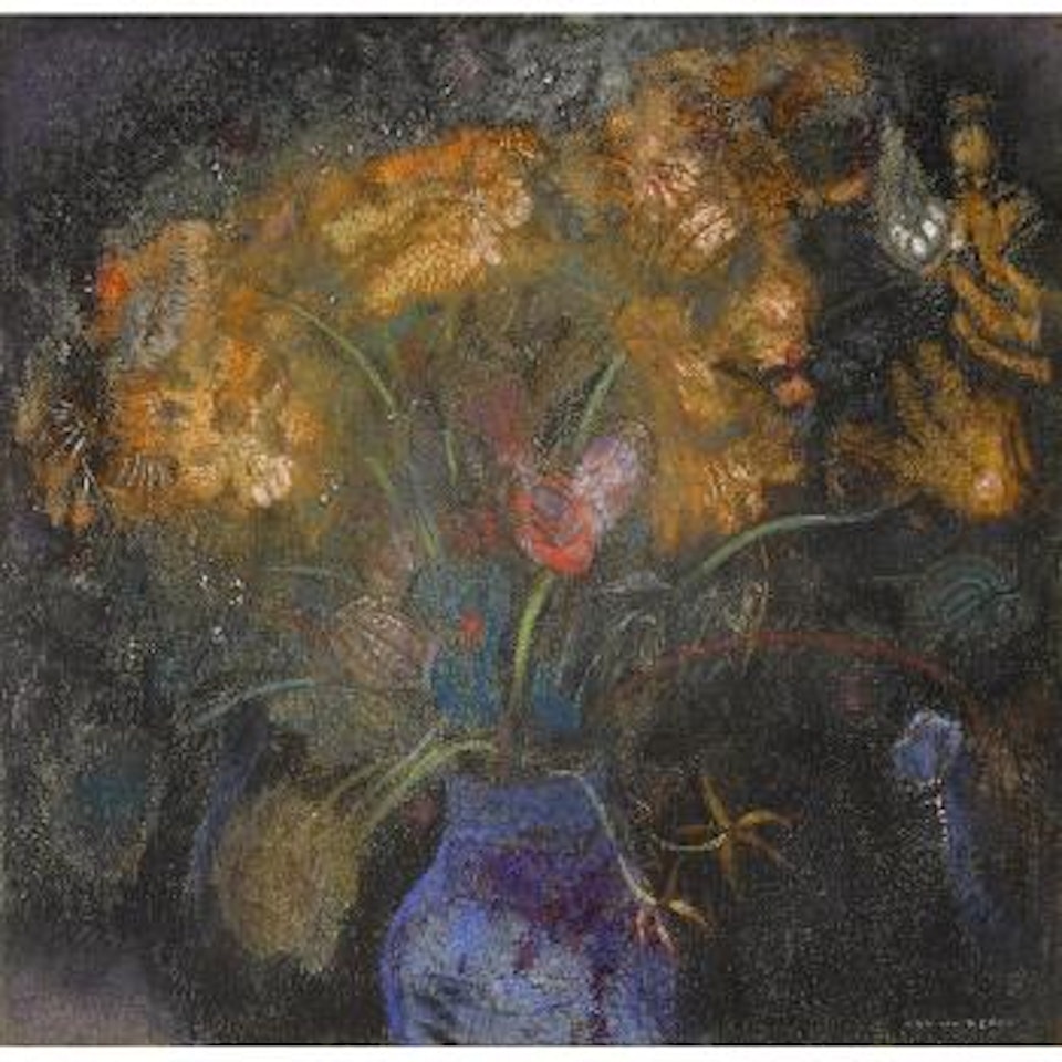 Fleurs oranges dans un vase bleu sur fond noir by Odilon Redon