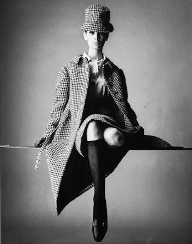 Mode Ricci (Jean Shrimpton), Pour Vogue by Irving Penn