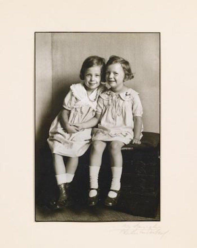 Geschwister by August Sander