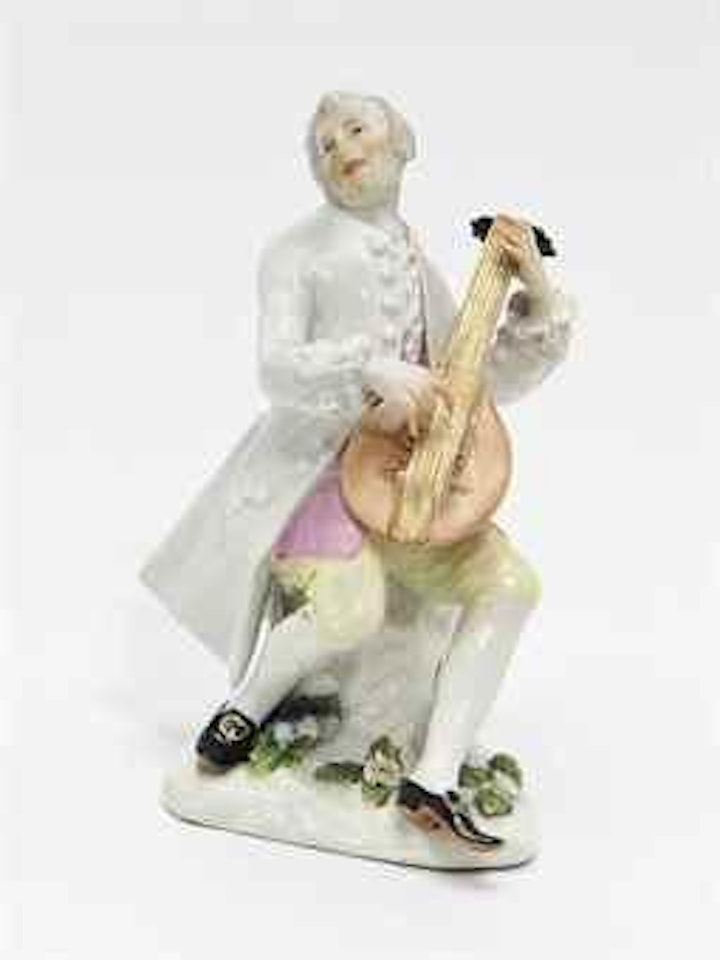 A mandolin player by Johann Joachim Kändler