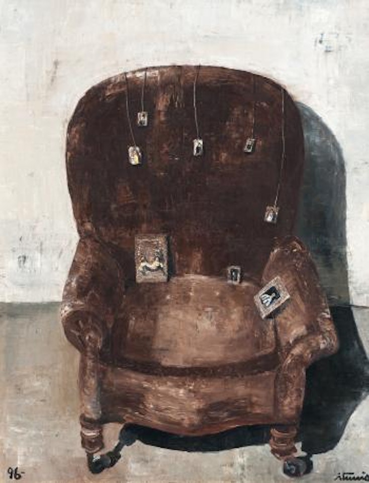 El sillón de mi estudio que me dio Enrique by Ignacio Iturria