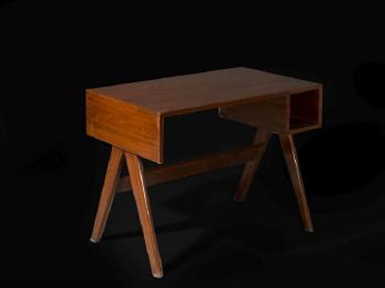 Bureau D'étudiant by Pierre Jeanneret