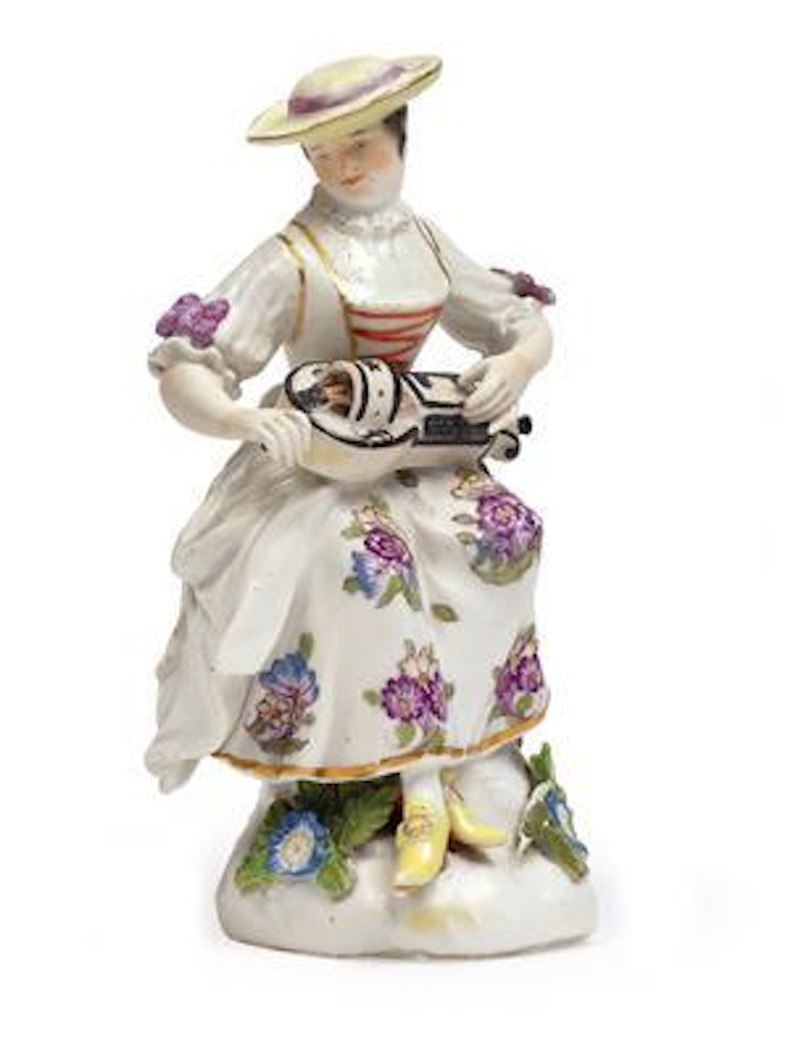 A hurdy-gurdy player by Johann Joachim Kändler