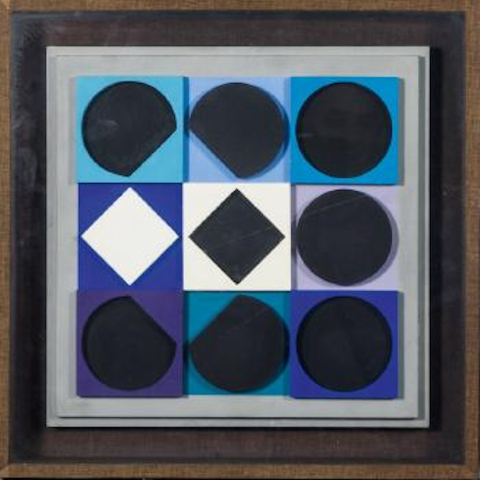 Topaze noire négatif by Victor Vasarely