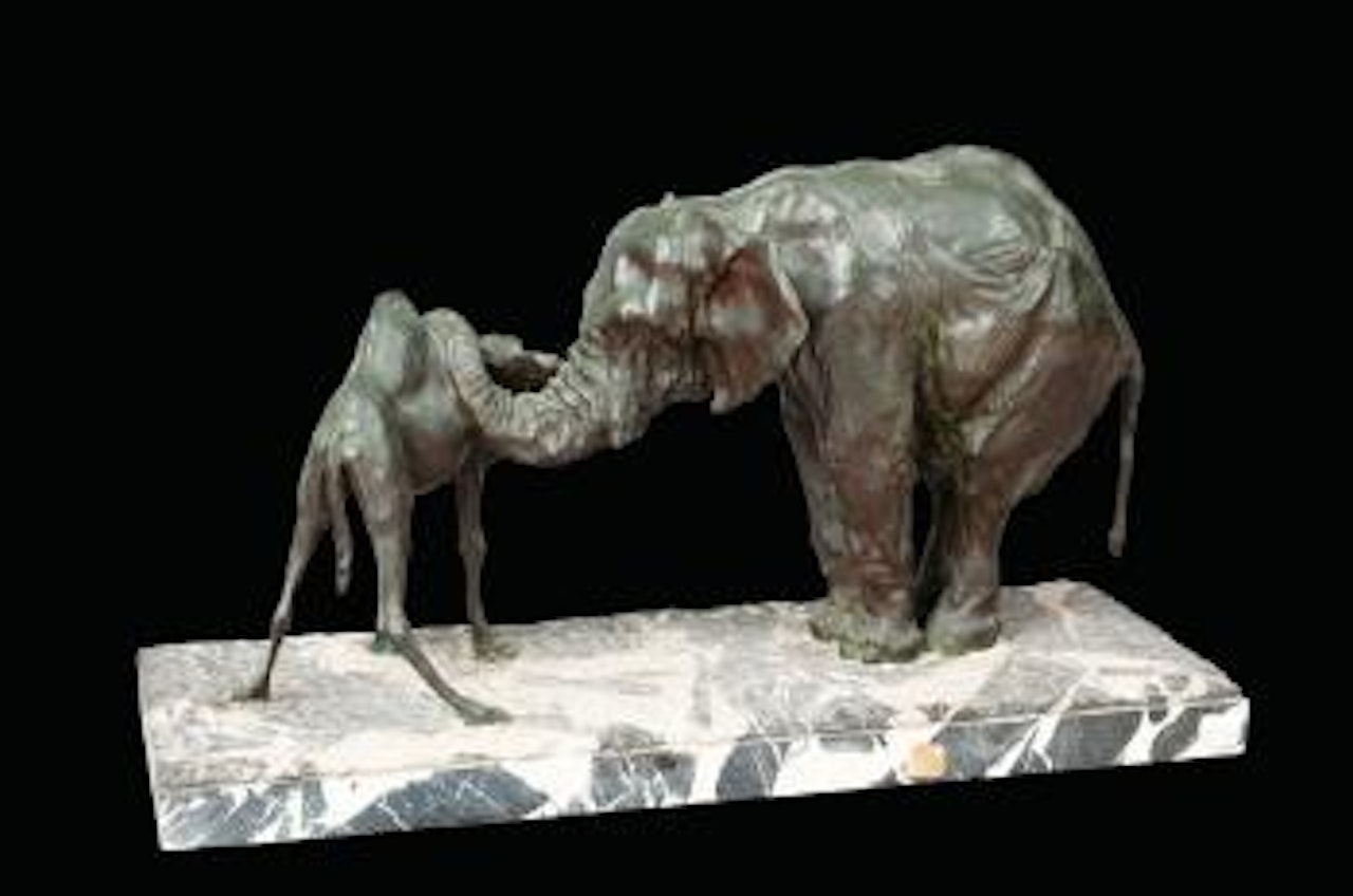 Eléphant d’Afrique et jeune chameau by Rembrandt Bugatti