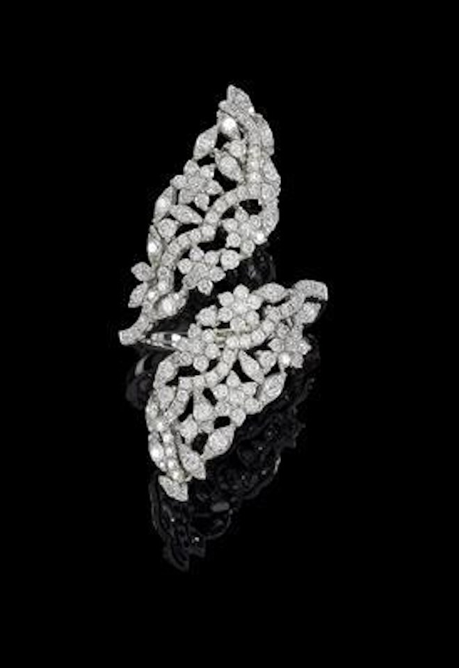A brilliant ring by Unknown Jewelry Maker