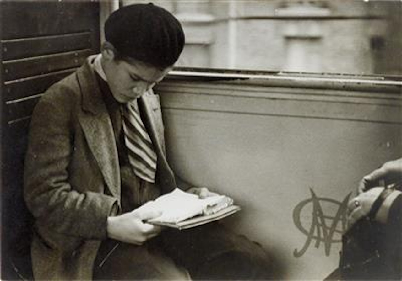 (Budapest 1894-1985 New York) Die Lektüre (Reading) by André Kertész