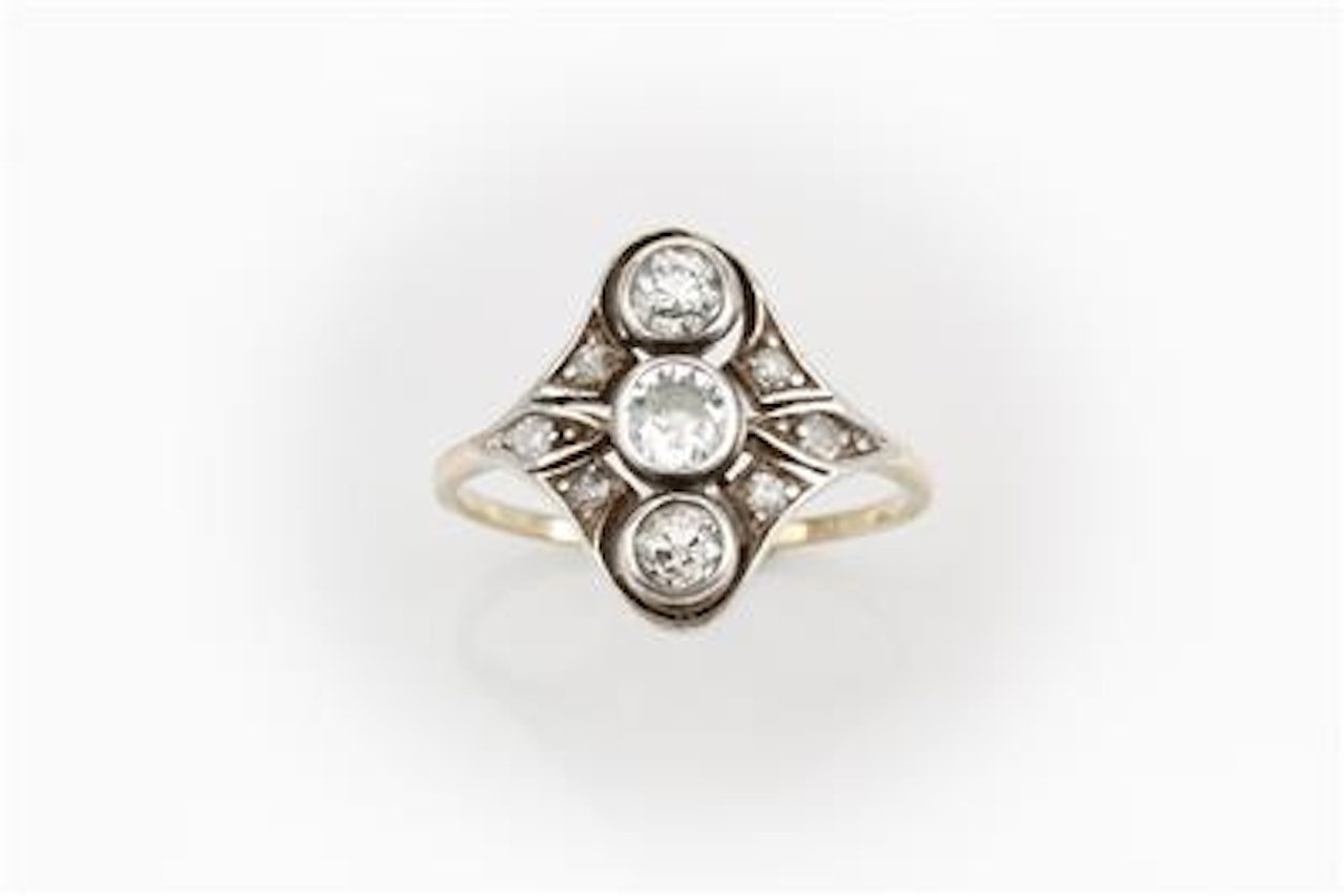 Gold ca. 580 by Unknown Jewelry Maker