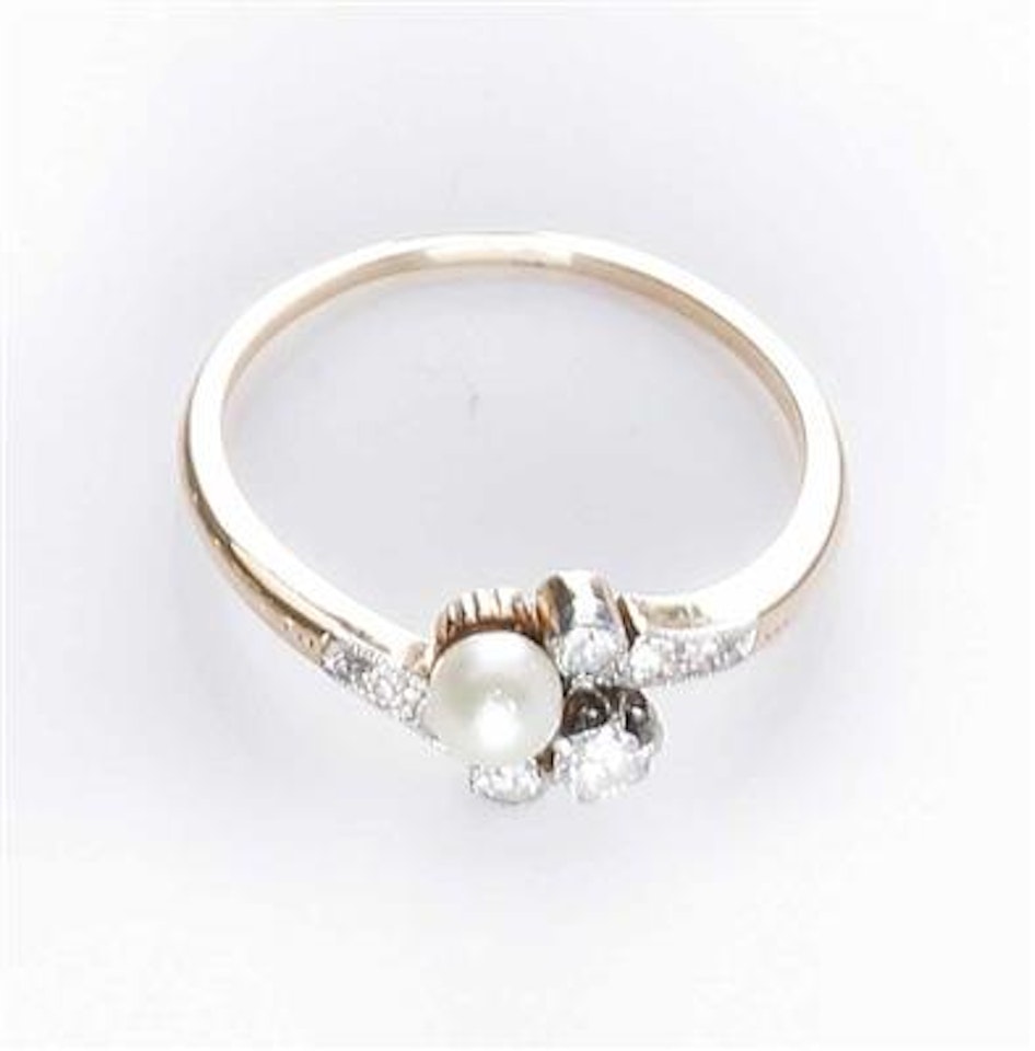Gold ca. 580 by Unknown Jewelry Maker