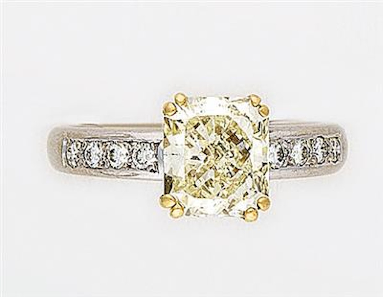 Weißgold 750 by Unknown Jewelry Maker