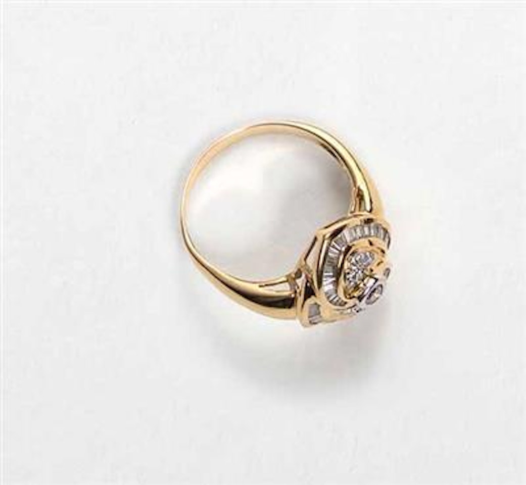 Gold 750 by Unknown Jewelry Maker