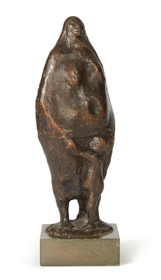 MADRE CON NIÑO DE PIE by Francisco Zuñiga