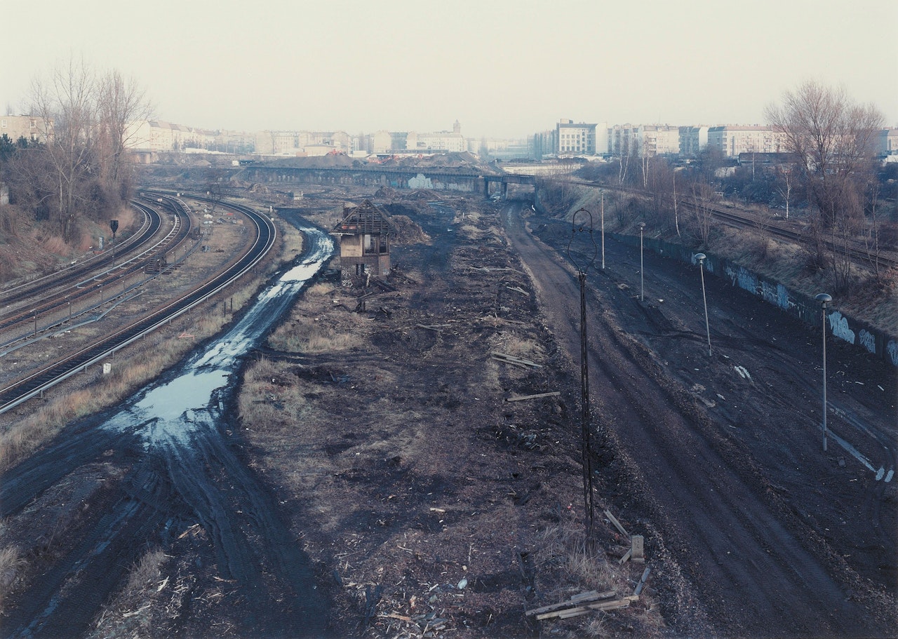 Swinemünder Brücke, Berlin 1992 by Thomas Struth
