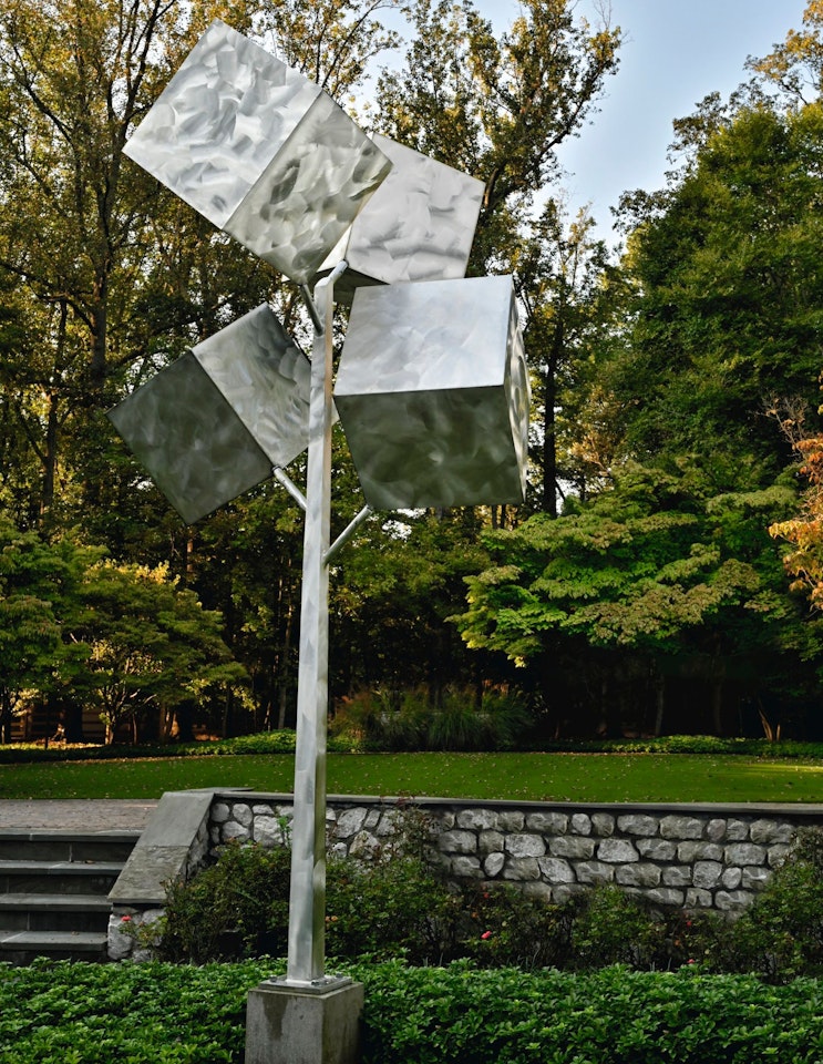 CLUSTER OF CUBES - EXCENTRIC by George Rickey