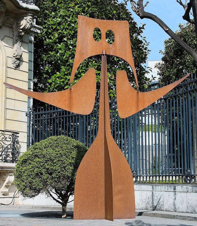 THE SENATOR by Philippe Hiquily