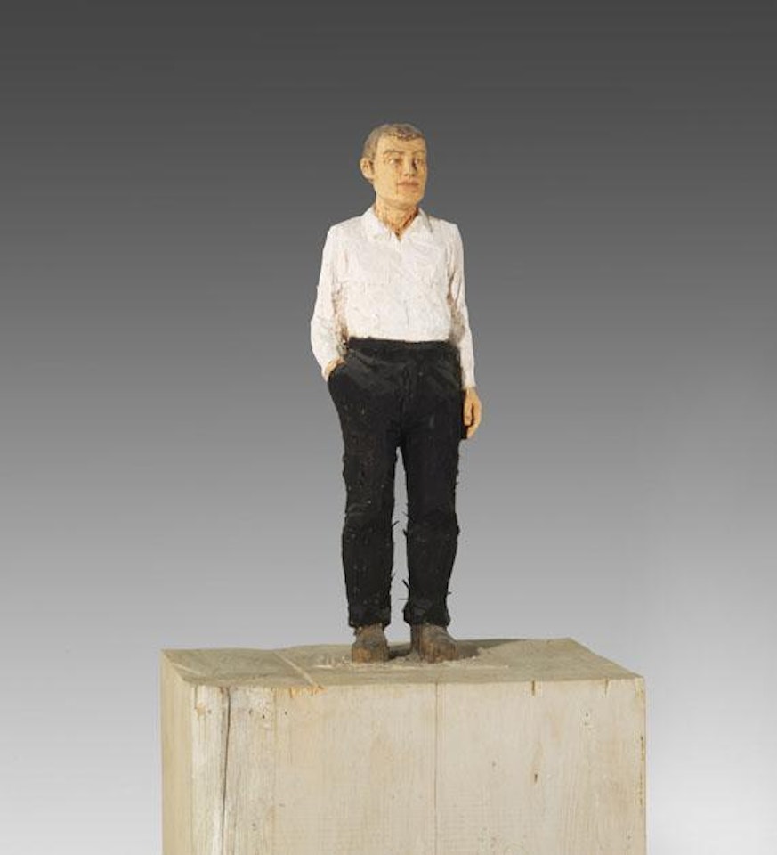 Mann mit weißem Hemd by Stephan Balkenhol