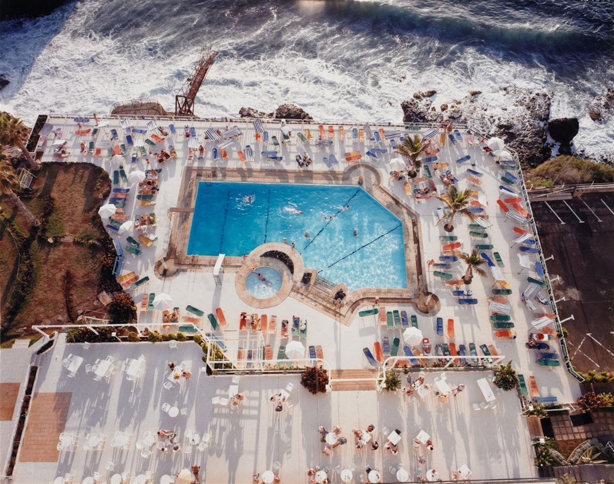 Schwimmbad/Teneriffa by Andreas Gursky