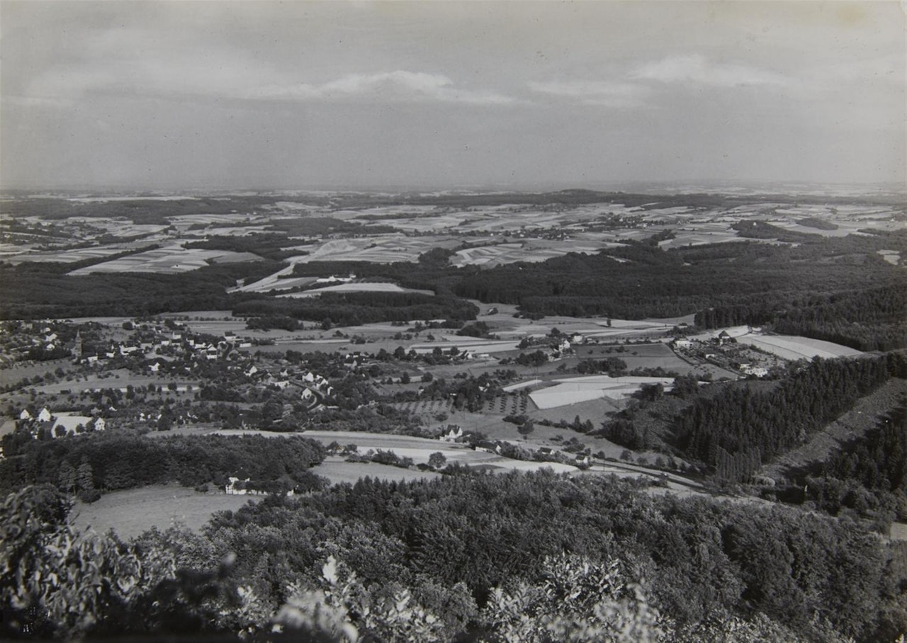 Blick vom Ölberg auf das Siegtal by August Sander