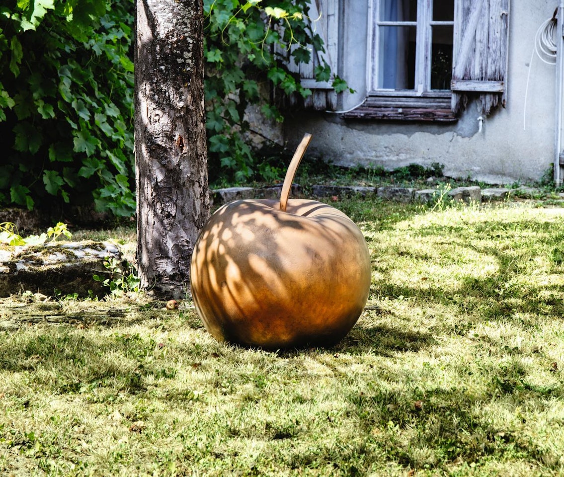 POMME MOYENNE by Claude Lalanne