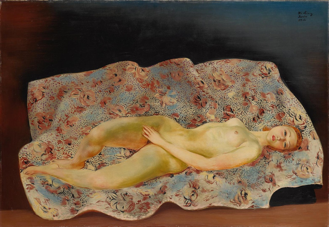 NU ALLONGÉ SUR TAPIS FLEURI by Moïse Kisling