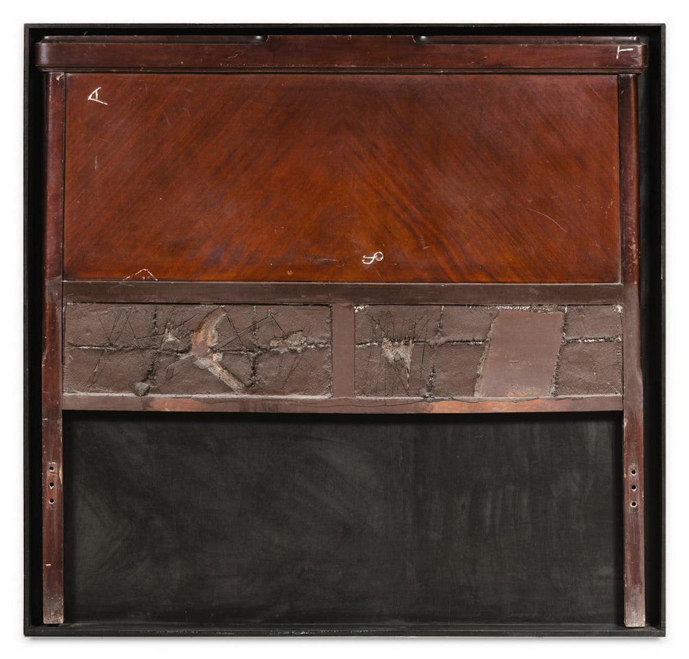 BOIS DE LIT by Antoni Tapies