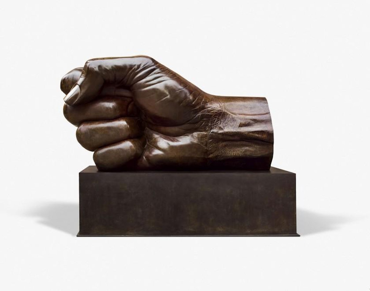 BIG FIST by César