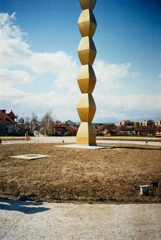 Untitled (Brancusi, Die unendliche Säule, Targu Jiu) by Günther Förg