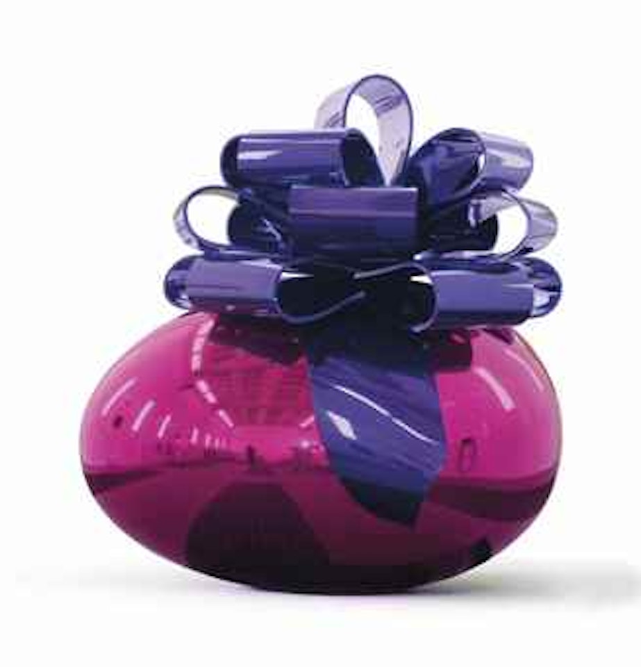 Smooth Egg with Bow (Magenta/Violet) by Jeff Koons
