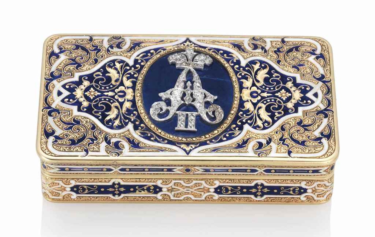 A GERMAN ROYAL JEWELLED ENAMELLED GOLD PRESENTATION SNUFF-BOX by Anonymous