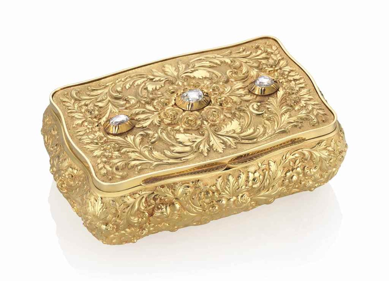 A CONTINENTAL JEWELLED GOLD SNUFF-BOX by Anonymous