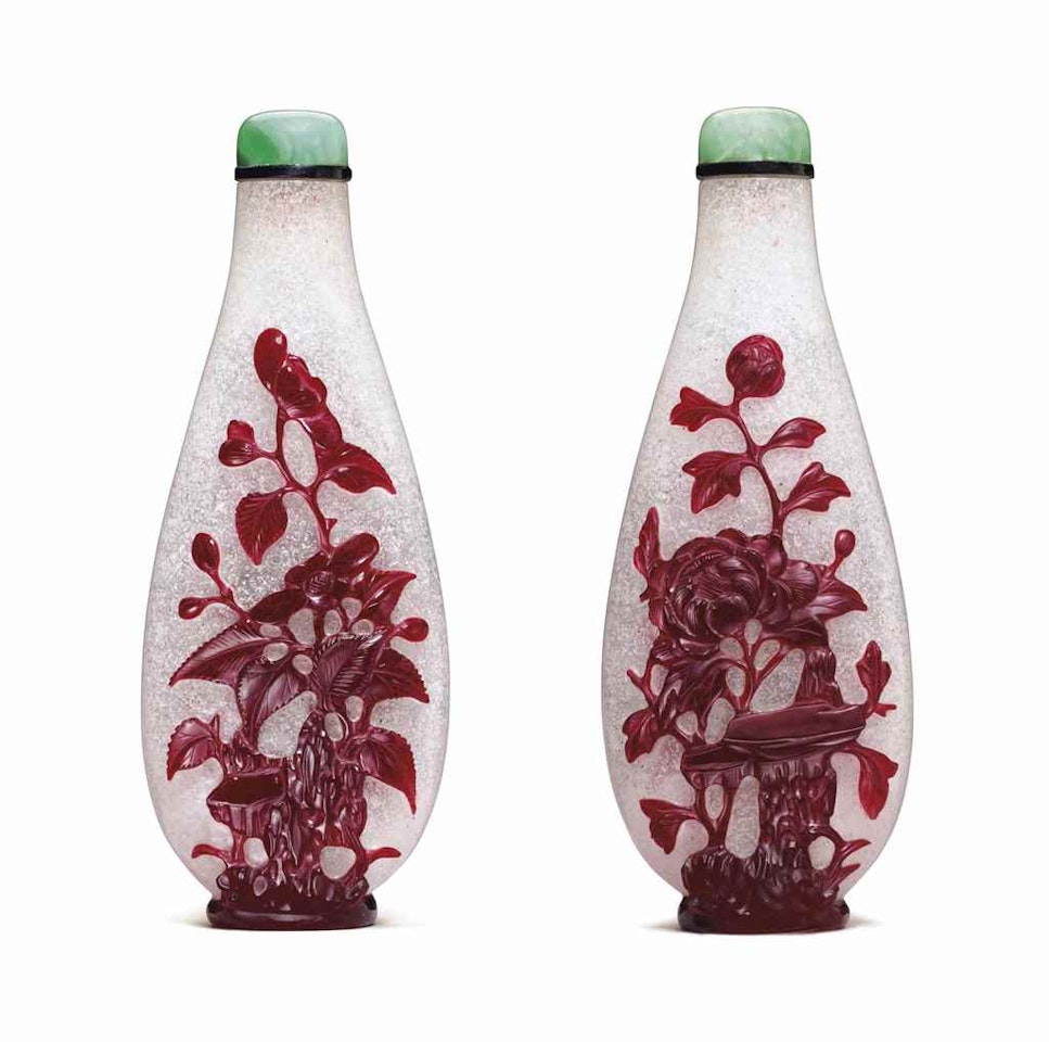 A RED-OVERLAY GLASS SNUFF BOTTLE by Anonymous