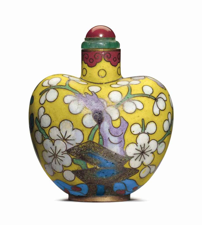 A CLOISONNÉ ENAMEL SNUFF BOTTLE by Anonymous