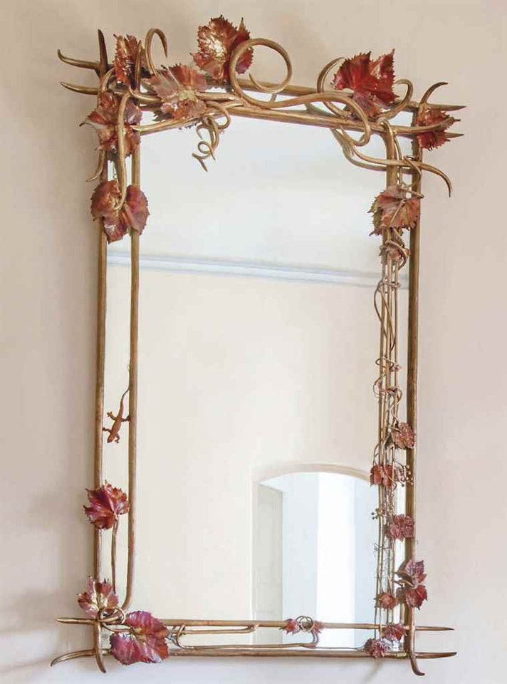 MIROIR À LA VIGNE VIERGE ET AU LÉZARD by Claude Lalanne