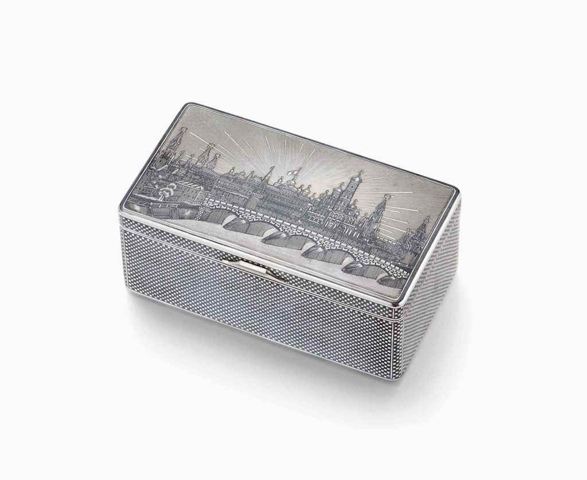 A FINE PARCEL-GILT SILVER AND NIELLO SNUFF-BOX by Anonymous