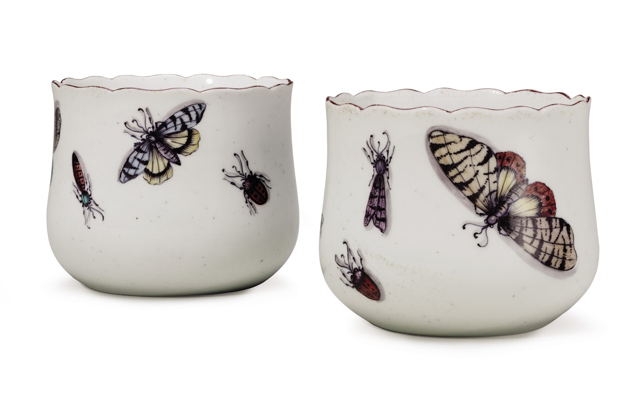 A PAIR OF CHELSEA PORCELAIN FINGER BOWLS by Anonymous