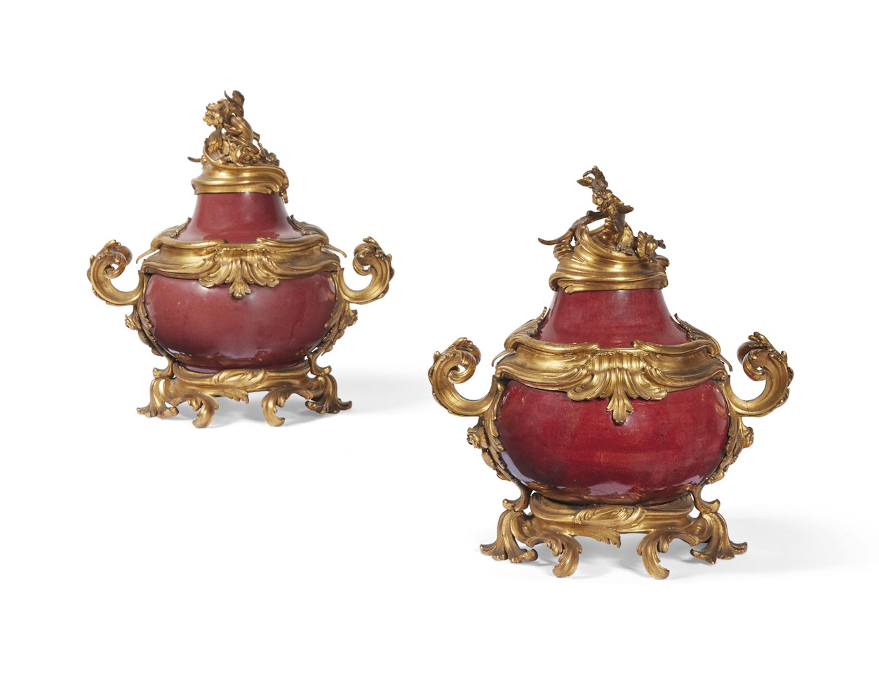 PAIRE DE VASES COUVERTS D'EPOQUE LOUIS XV by Anonymous