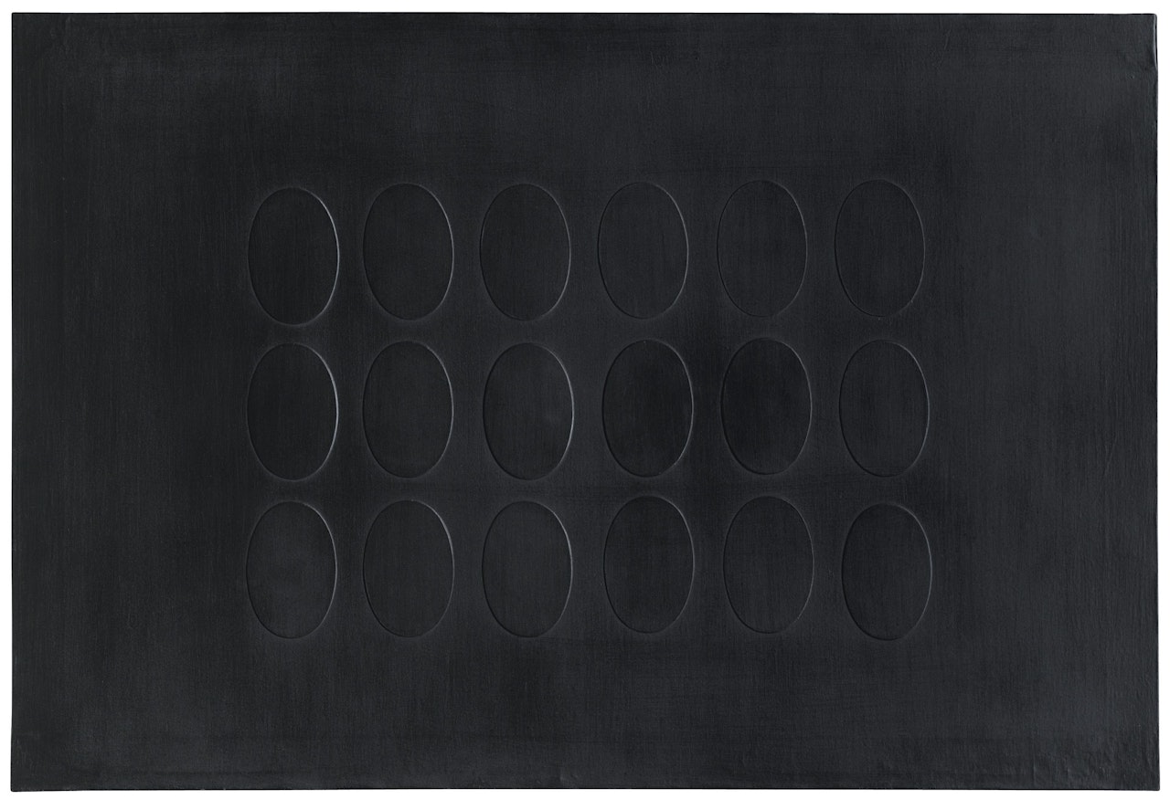 Diciotto ovali (Eighteen Ovals) by Turi Simeti