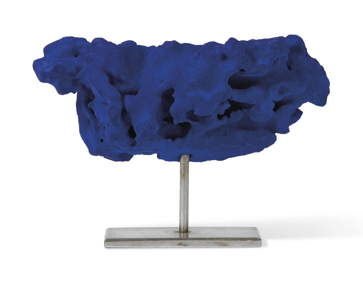 Sculpture Eponge bleue sans titre, (SE 99) by Yves Klein