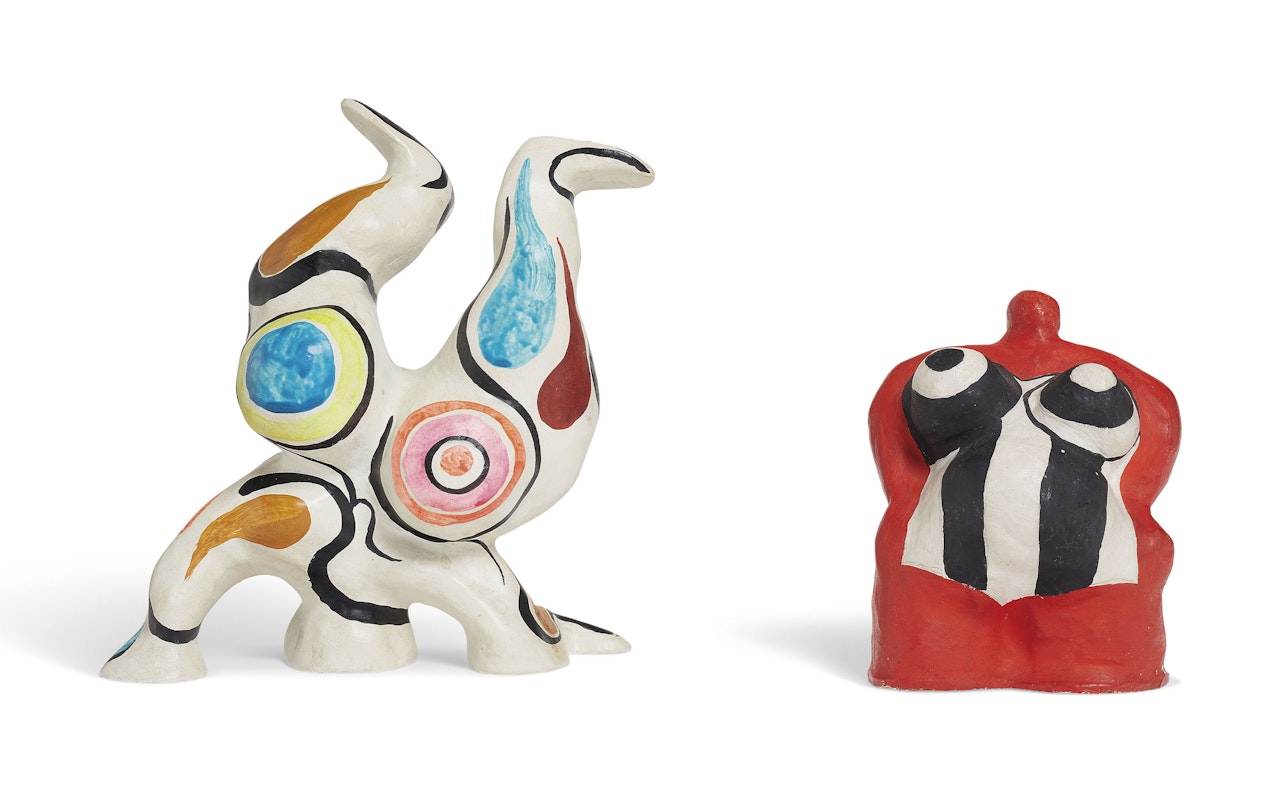 Ensemble de deux sculptures: (i) Mini nana boule et (ii) Mini nana acrobate by Niki de Saint Phalle
