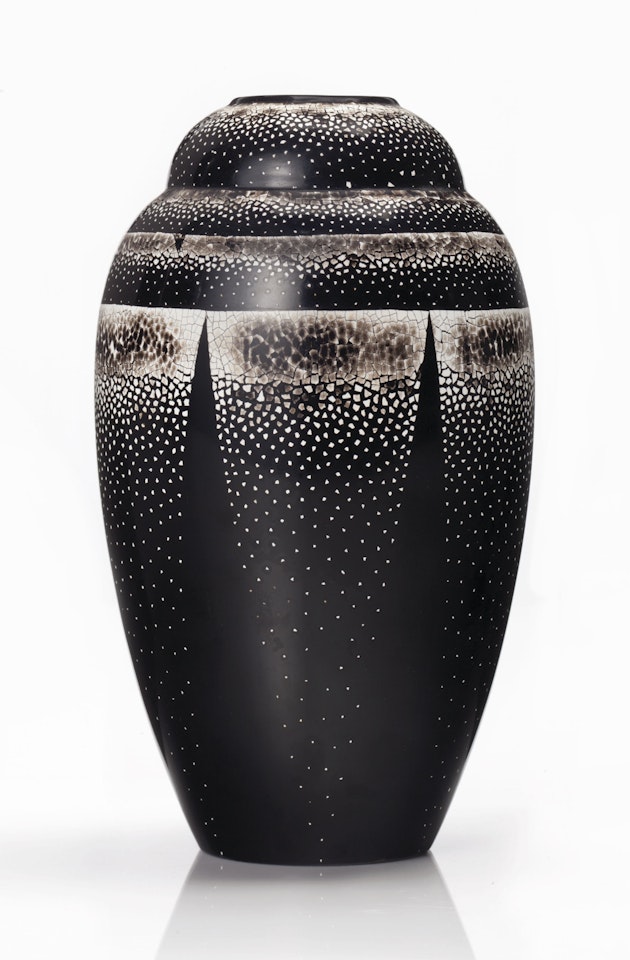 VASE À DÉCOR GÉOMÉTRIQUE, VERS 1925 by Jean Dunand