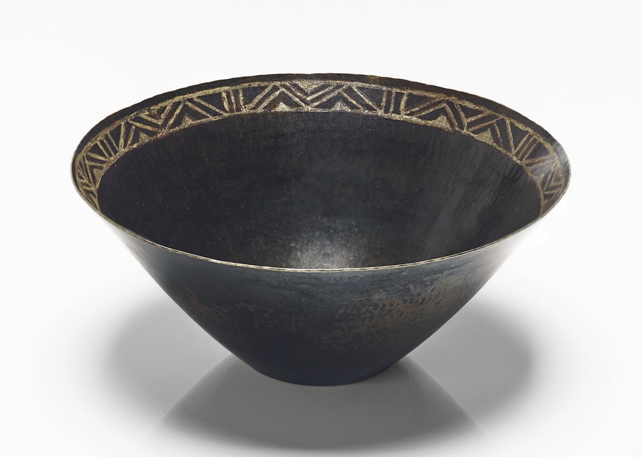 COUPE ÉVASÉE by Jean Dunand